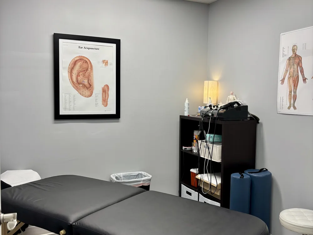 Chiropractic adjustment room at Tri Modern Health